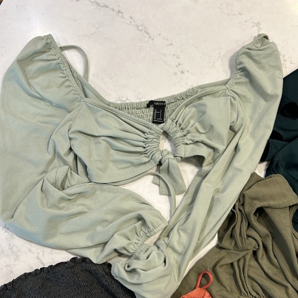 FOREVER 21 CROP TOP LOT OF 5 - Picture 2 of 16
